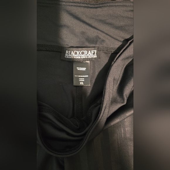 Blackcraft Cult Striped Yoga Leggings with Pockets - Picture 2 of 8